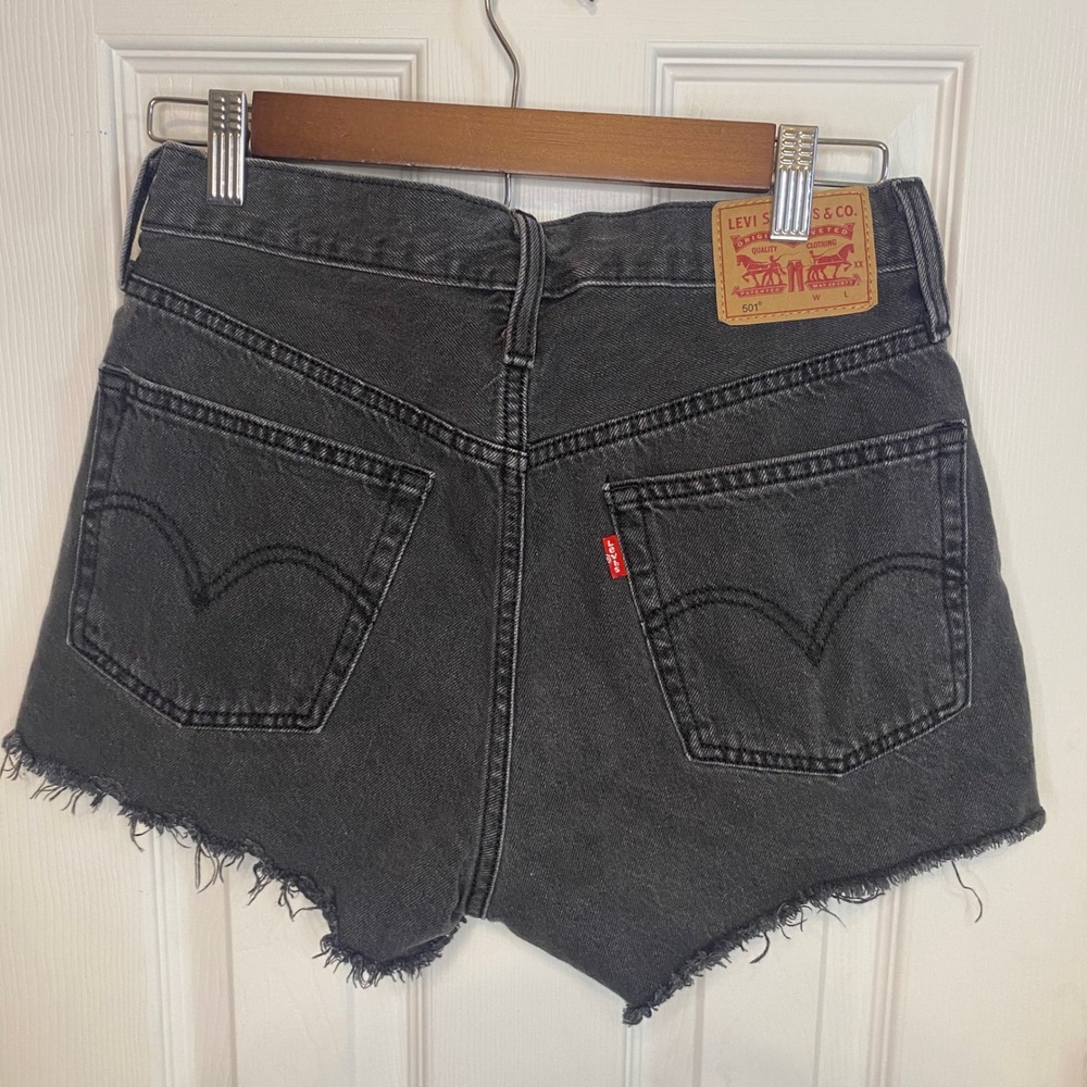 Levis 501 High Rise Denim Shorts Washed Black Gray Cutoff Button Fly Size 27 - Picture 2 of 3